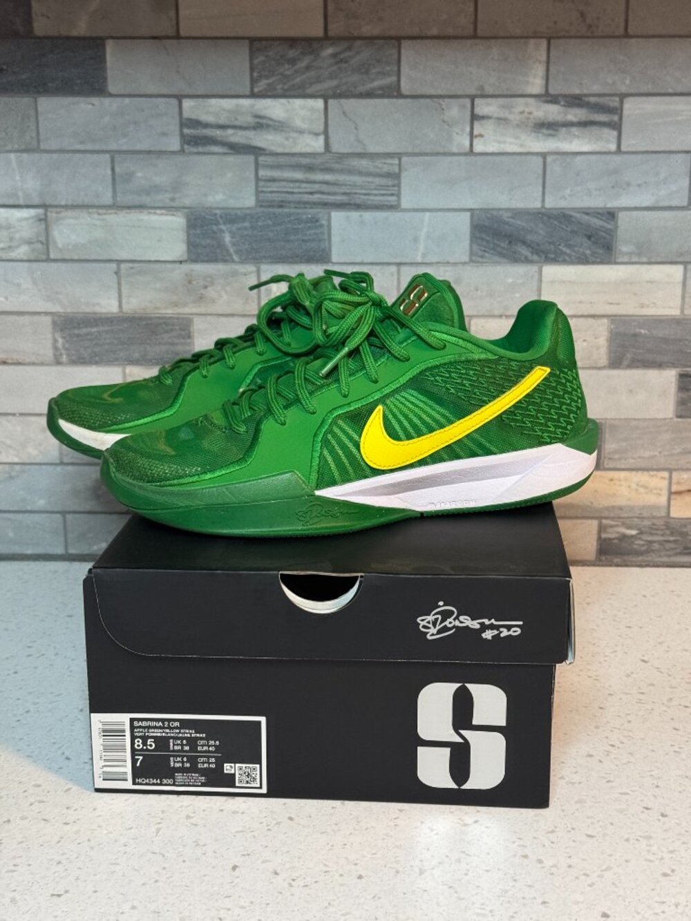 Nike Women's Sabrina 2 OR "Oregon Ducks" - Size 8.5